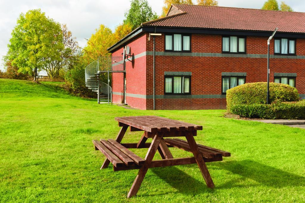 Days Inn Hotel Bradford - Leeds Brighouse Εξωτερικό φωτογραφία