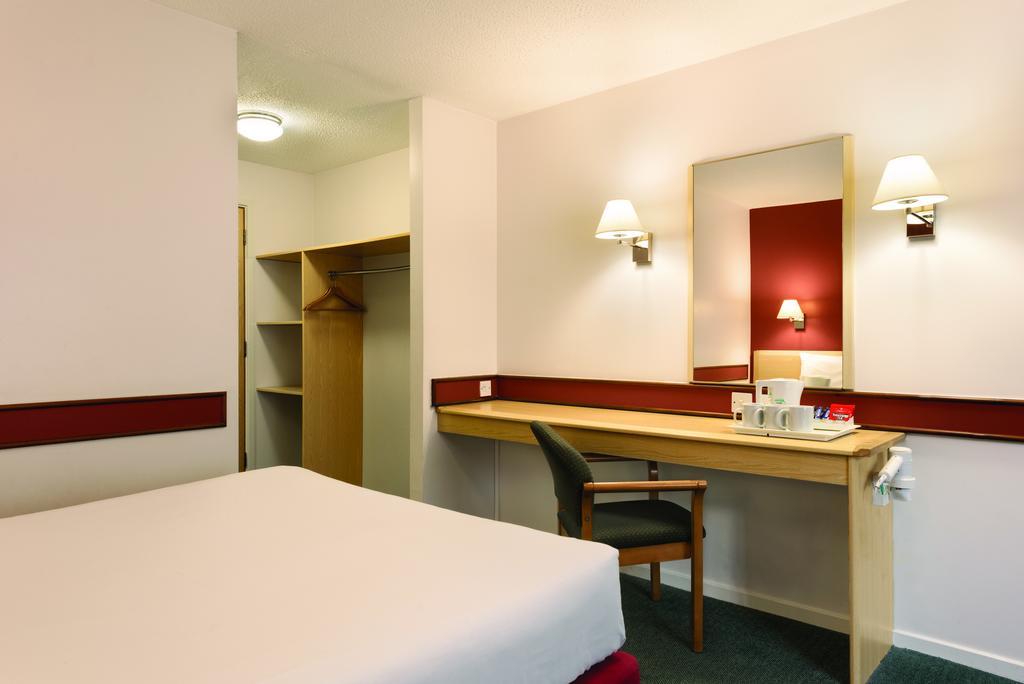 Days Inn Hotel Bradford - Leeds Brighouse Δωμάτιο φωτογραφία