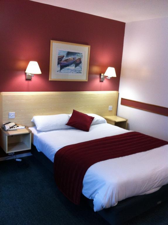 Days Inn Hotel Bradford - Leeds Brighouse Δωμάτιο φωτογραφία